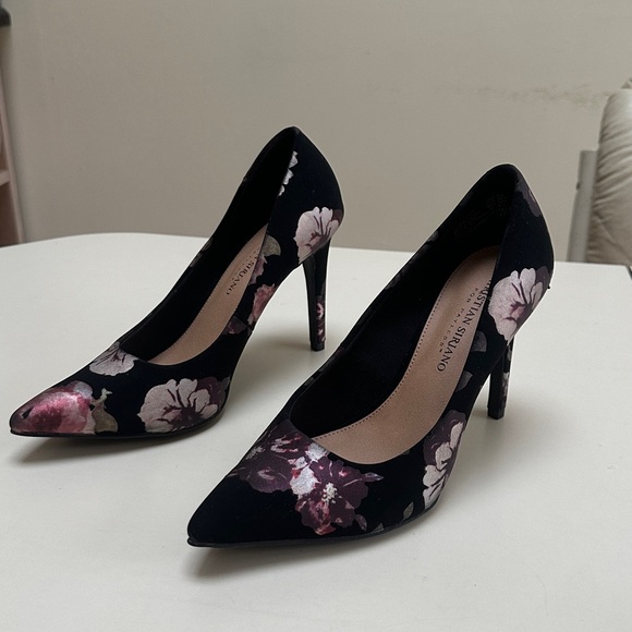 🌺 CHRISTIAN SIRIANO for Habit pointed pump heels featuring dark floral 7.5 - Picture 2 of 12